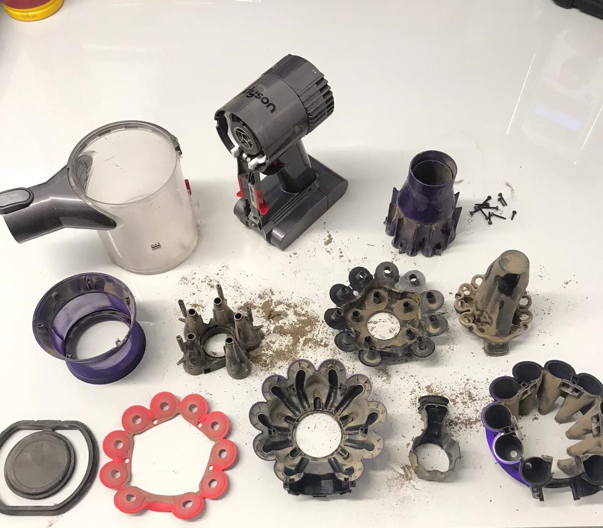 Dyson DC59 has come into the Vacuum Wizard for a full cyclone service.